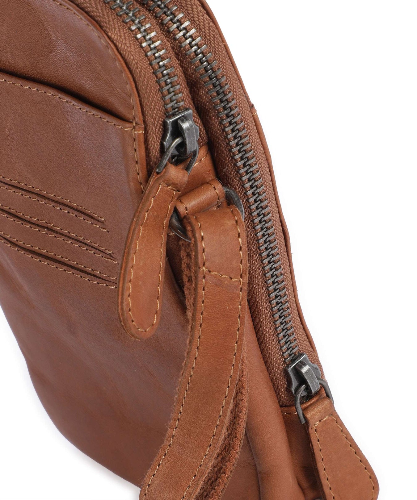 The Chesterfield Brand Cow Wax Pull Up Alesund Phone bag cognac