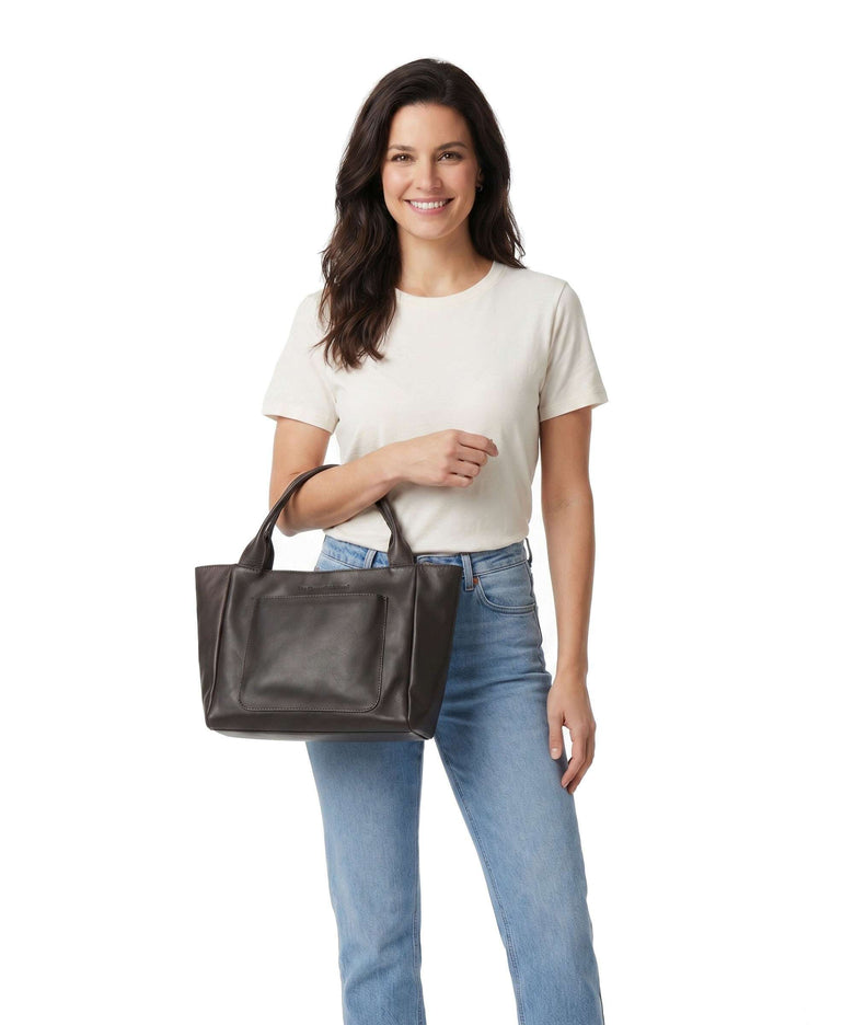 The Chesterfield Brand Wax Pull Up Cow Tenara Handbag brown