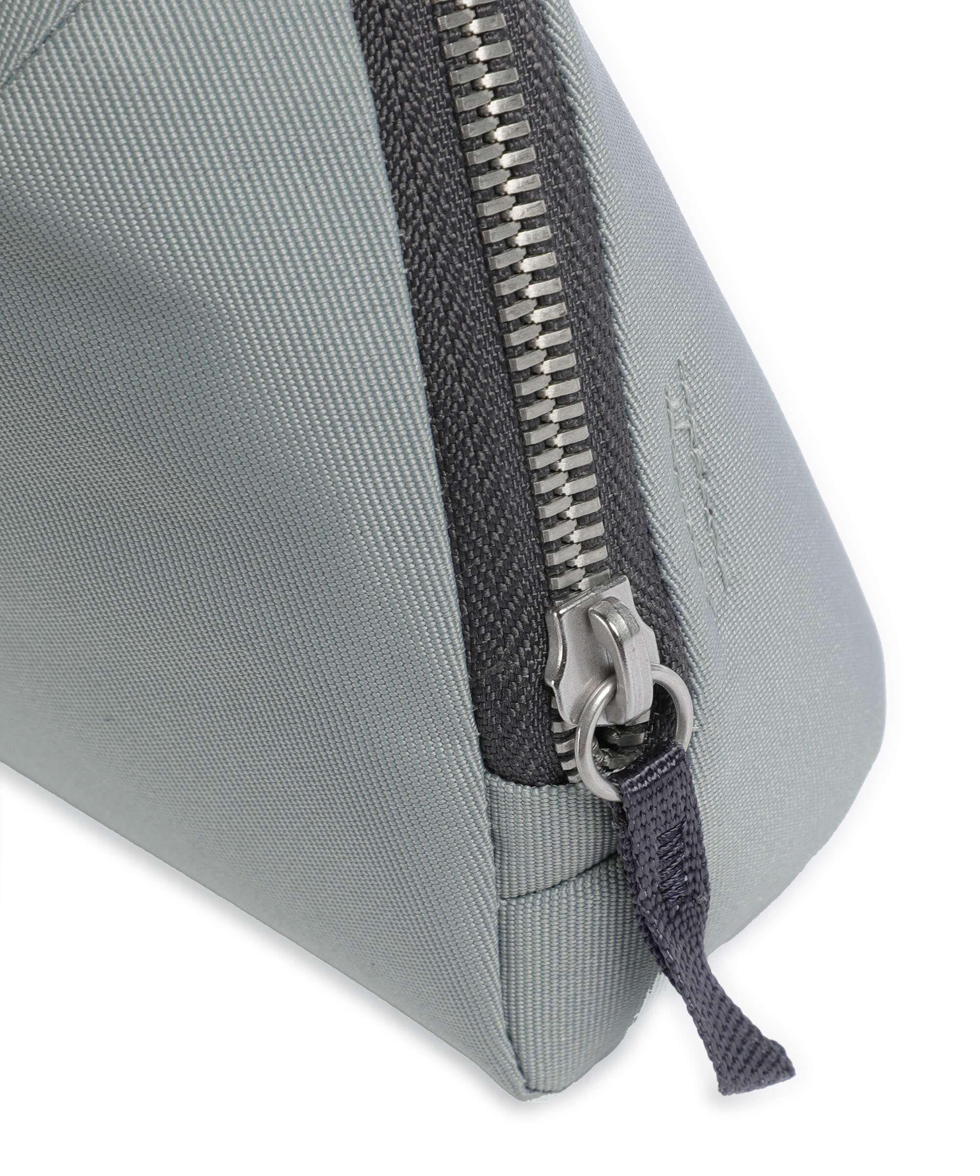 Bellroy Tech Desk Caddy Travel accessory eucalyptus