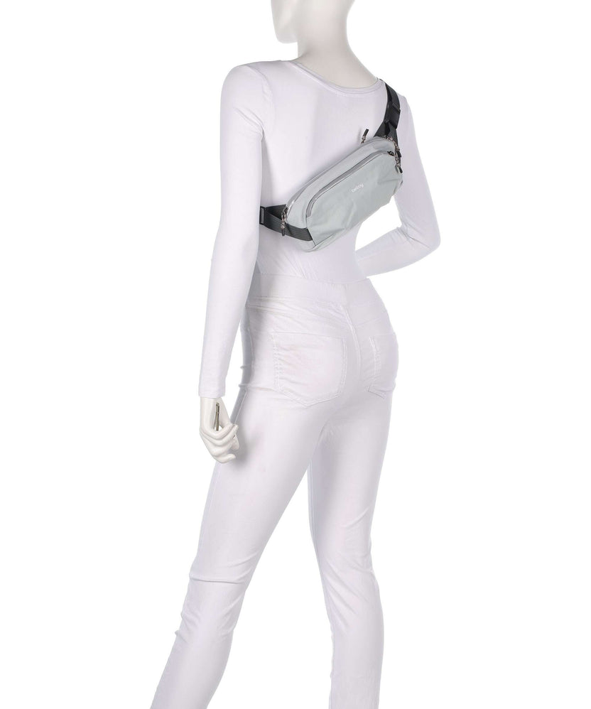 Bellroy Venture 2.5L Ready Fanny pack fog